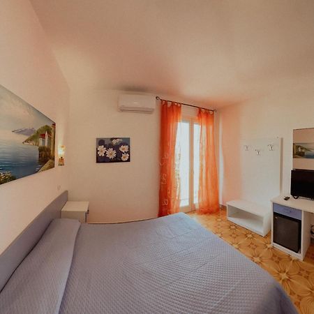 Vela Club Hotel & Appartamenti Rodi Garganico Exteriör bild