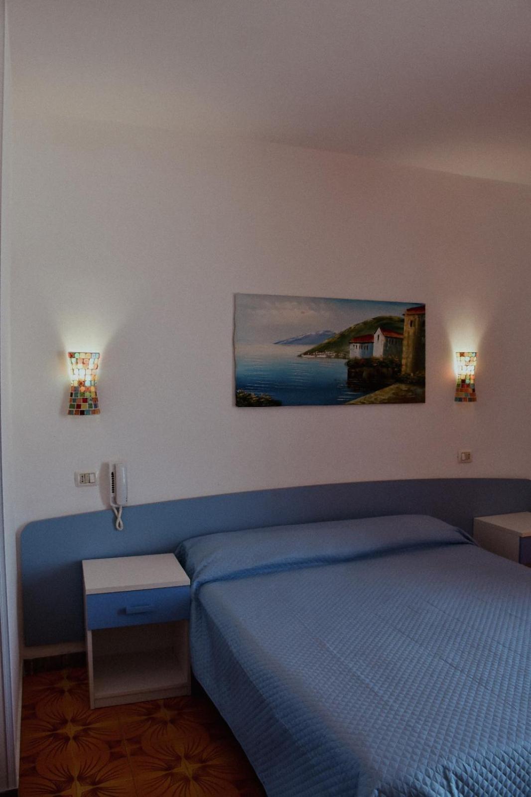 Vela Club Hotel & Appartamenti Rodi Garganico Exteriör bild
